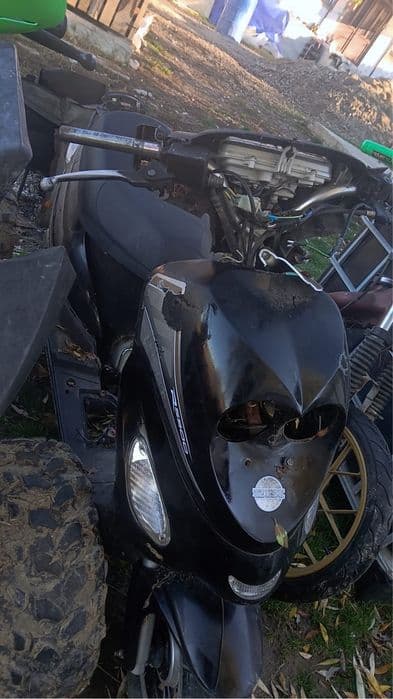 De vânzare toate trei