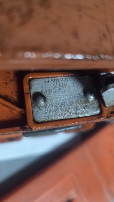 Vand motofierastrau  (drujba)  Husqvarna 142