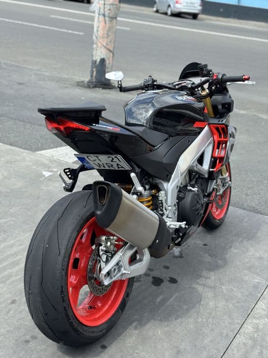 Aprilia Tuono V4 1100 Factory Superpole 2021