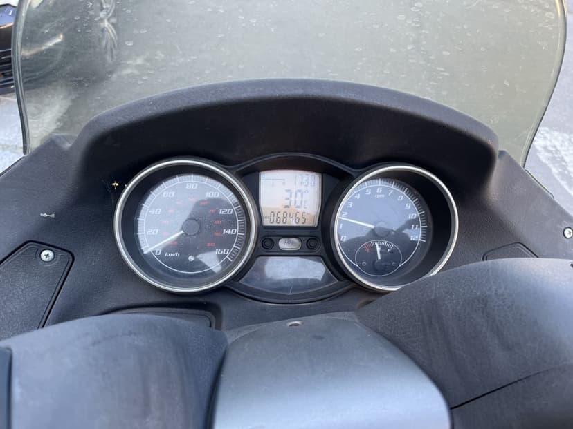 Vand/schimb Piaggio Mp3 250i