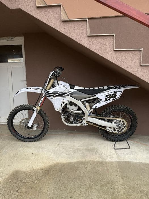 Dezmembrez !yamaha yz250f in stare perfecta