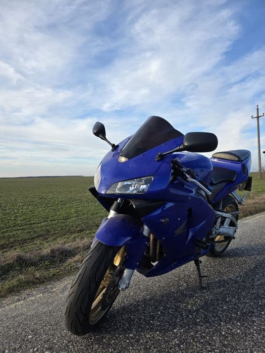 Honda CBR 600 RR ( PC 37)