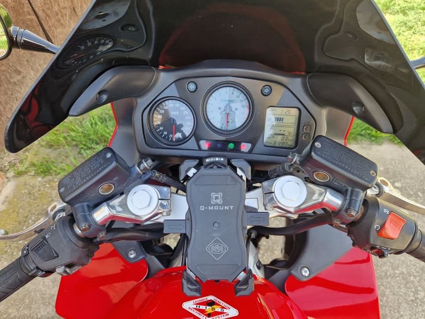 Vând Honda VFR800FI