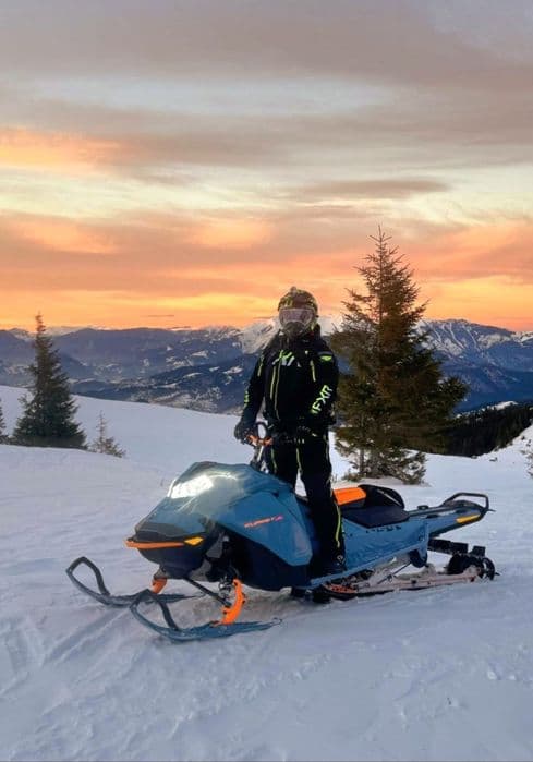 Snowmobil Ski-Doo Summit-X 850 E-Tech senilă 154 model 2022