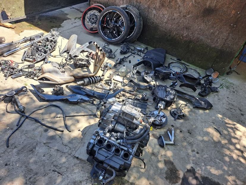 Piese honda cbr 650.