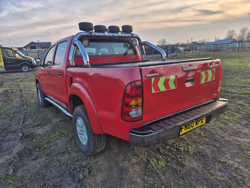 Toyota Hilux 2011 2.5 Manuala volan dreapta