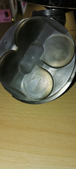 Vând chiulaosa honda crf 250r și piston