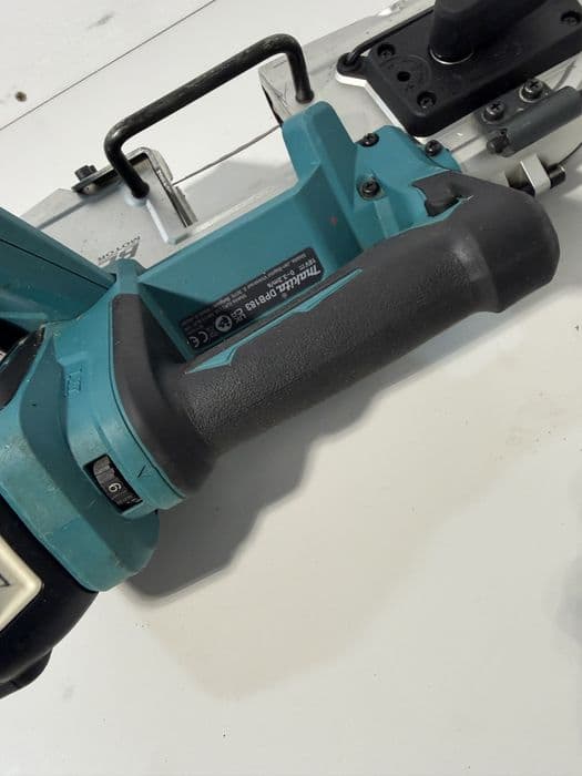 Makita DPB 183 fierastrau panglica