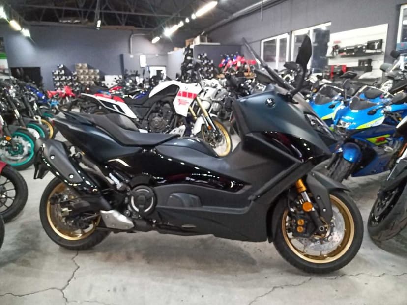 Yamaha T-Max 2024 nou - stoc Yamaha Constanta
