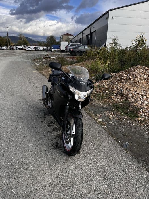 Vand motocicleta HONDA CBR250R