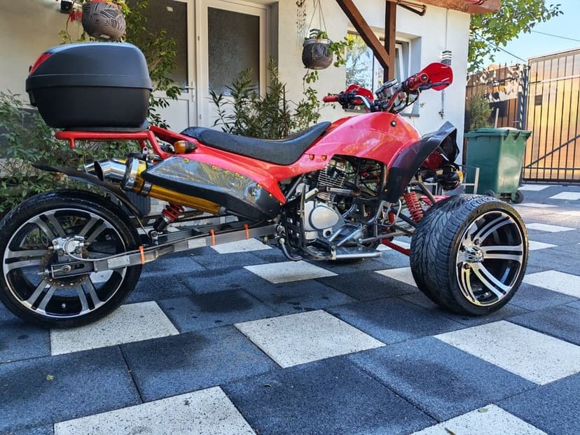 Vând ATV trike de strada