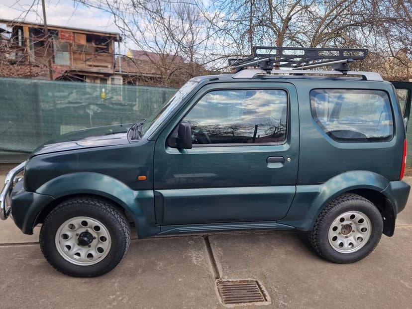 Vând Suzuki Jimny an 2002  motor 1,3 benzină pe lanț