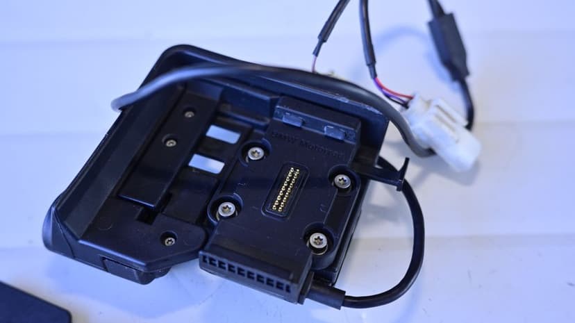 Suport Prindere GPS Navigatie Cu Capac BMW R1200GS / R1250GS / RT