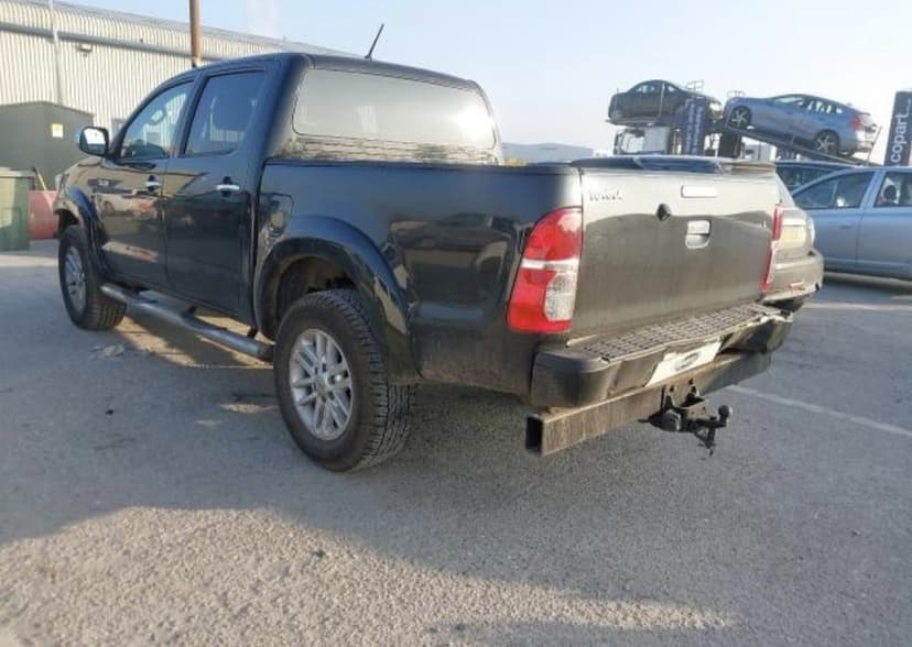 Dezmembrez Toyota Hilux Invincible 3.0 Manuala 2012-2016