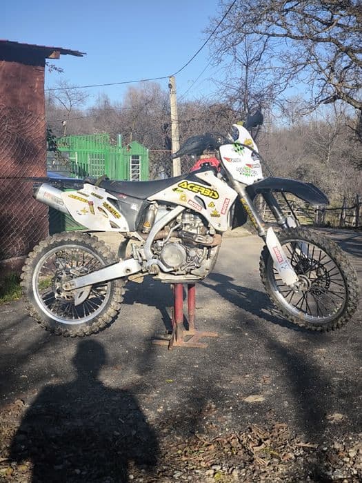 Vând sau schimb Yamaha yz 450f
