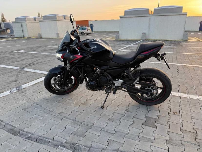 Kawasaki z650 2023  ABS 5700km