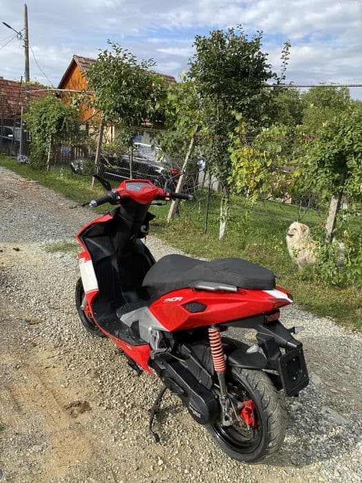 Vand scuter 50cc an 2018 adus in italia