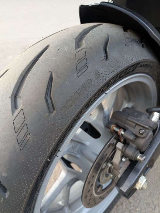 Vând Suzuki GSX-8R - 2024 - Garantie 2028