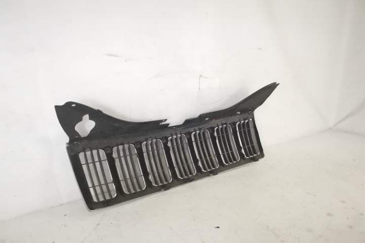 Grila Centrala Radiator Originala In Stare Buna Jeep  Grand Cherokee