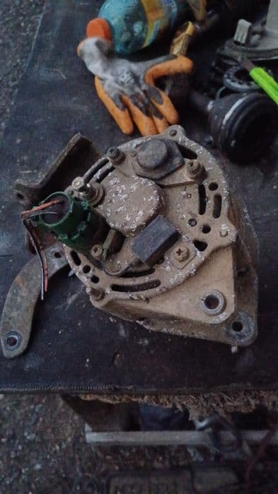 Alternator Suzuki Samurai de 55 amperi cu tot cu suport de prindere