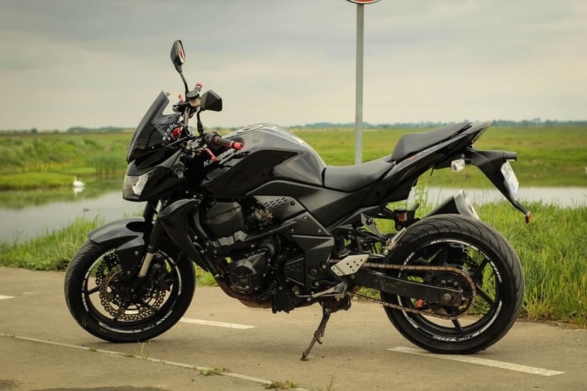 Vand sau schimb Motocicleta Kawasaki Z750 Naked