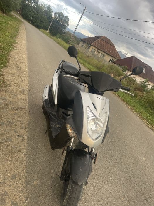 Vând scuter kymco agiliti 50 4t