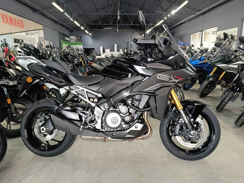 Suzuki GSX-S 1000GX M4 2024 - PROMO - Suzuki Constanta by EST BIKE