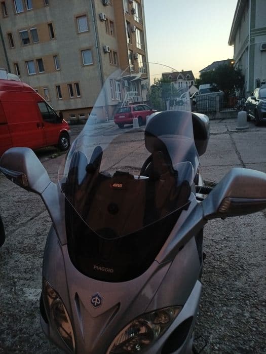 parbriz GIVI - (pentru Piaggio X9)