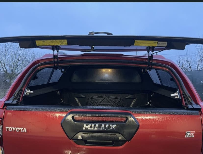 Hardtop TOYOTA Hilux