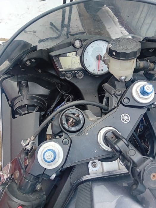 Yamaha R6 2004  de vanzare ,3550 euro