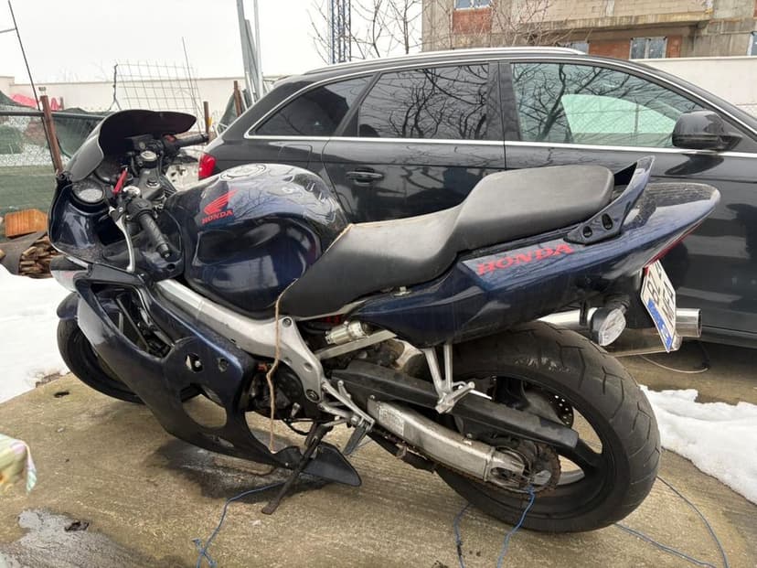 Honda CBR F4 pentru piese