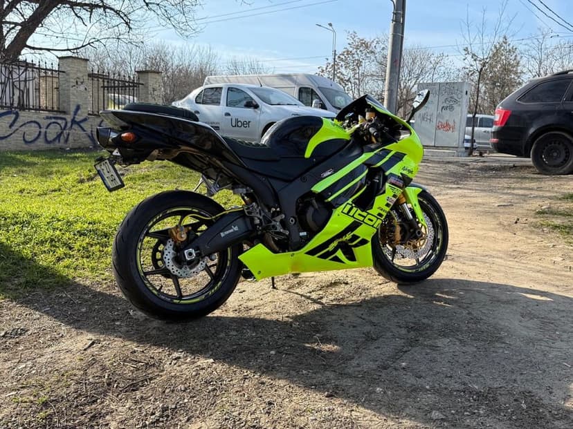 Kawasaki ZX6R an 2006