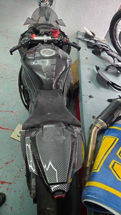 Kawasaki Ninja ZX-10R 998 cmc, 2015, înmatriculată RO, gri – 8.900 €