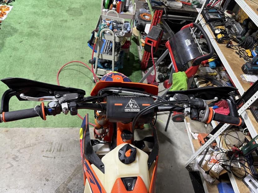 Ca nouă !!Ktm 300 Exc Tbi model 2024 Six days