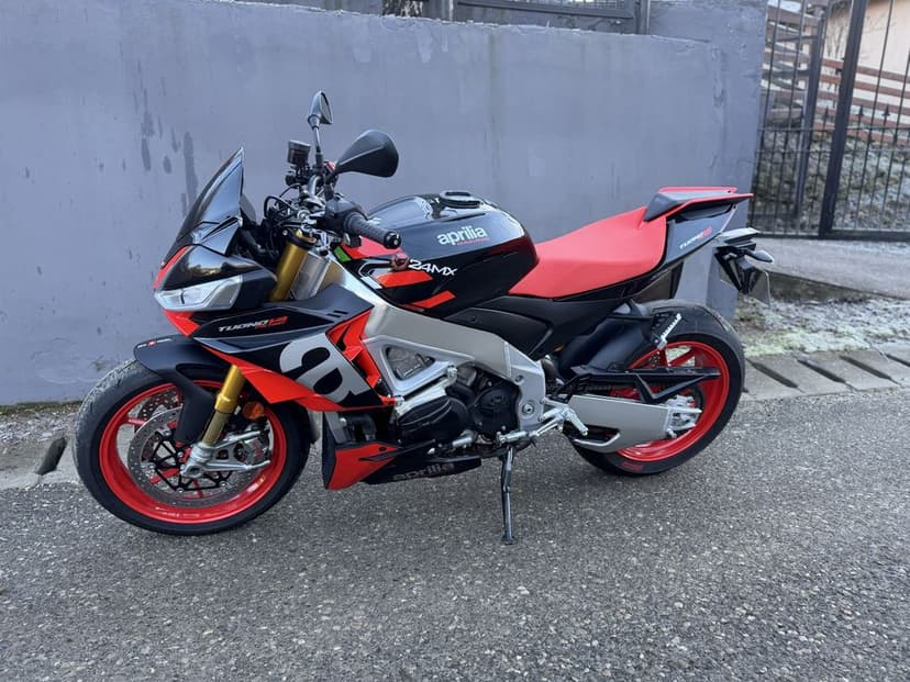 OCAZIE - Aprilia Tuono V4 1100 Factory