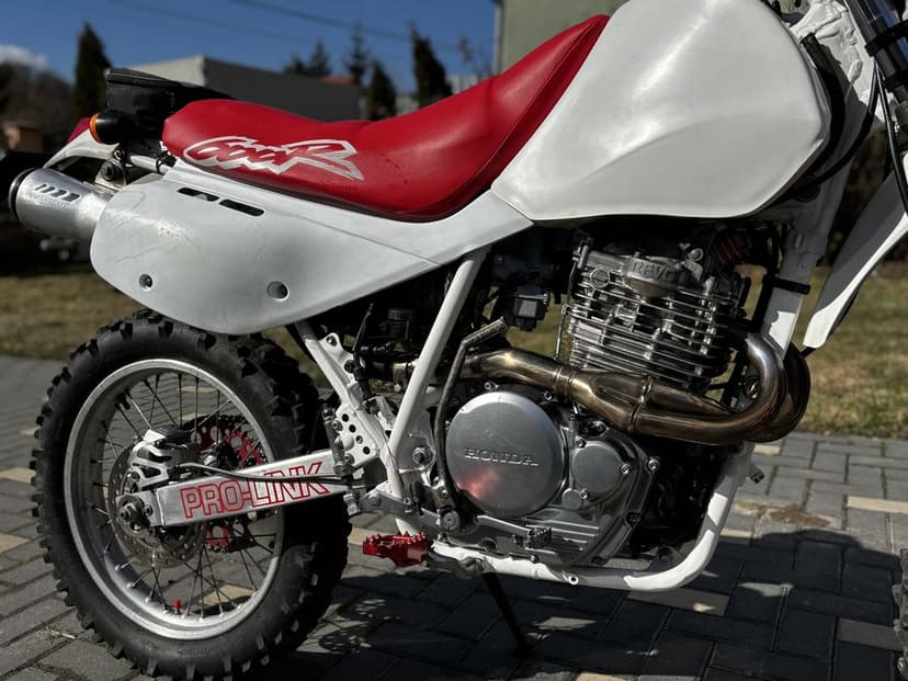 Honda XR600R enduro și supermoto
