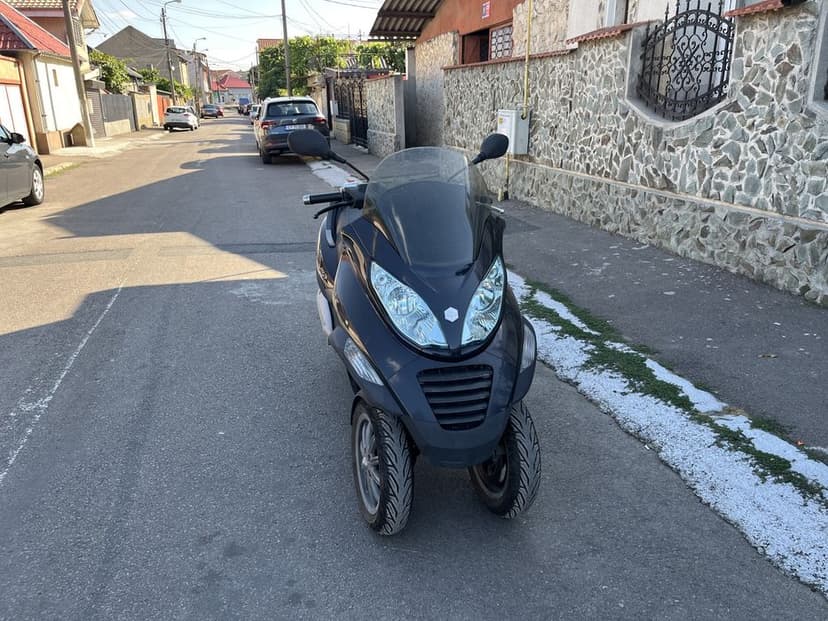 Vand/schimb Piaggio Mp3 250i
