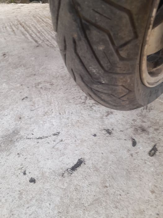 Se vinde maxiscuter Suzuki..