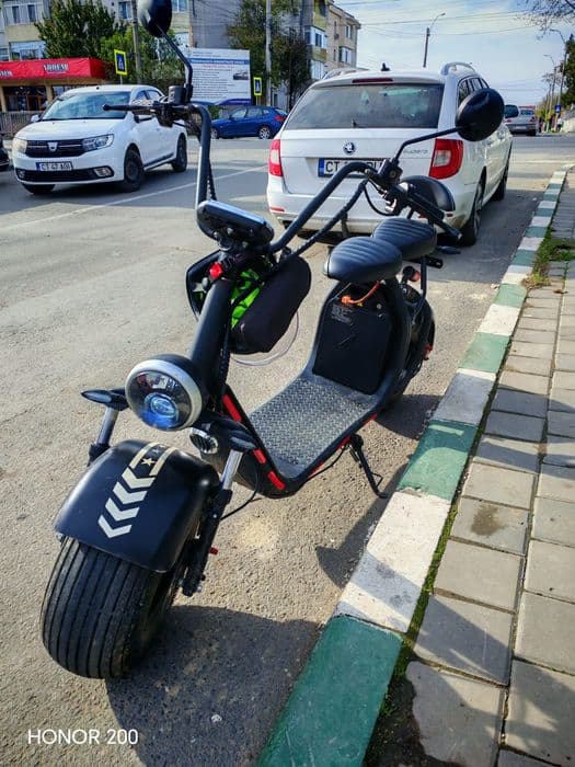 Scuter electric Chopper 1500W, neînregistrabil, 25 km/h, baterie litiu