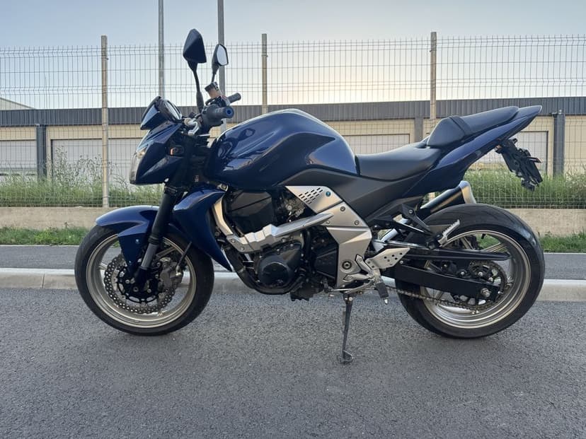 Vand Kawasaki Z750 – An 2009 – Naked Bike, 106 CP –
