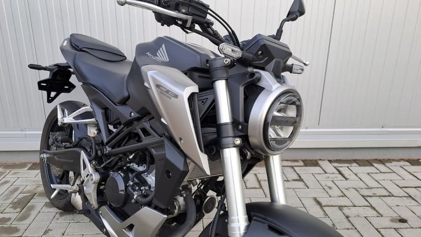 MotoFly Ploiesti vinde Honda CB125R an 2019 categ A1