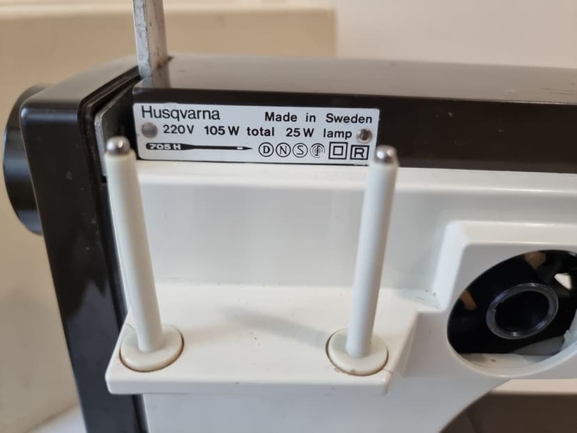 Mașină de cusut Husqvarna 2000 (Viking) 6440