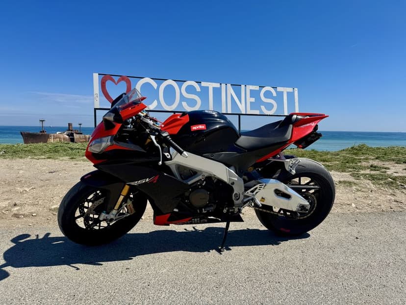 Aprilia rsv4 Factory APRC
