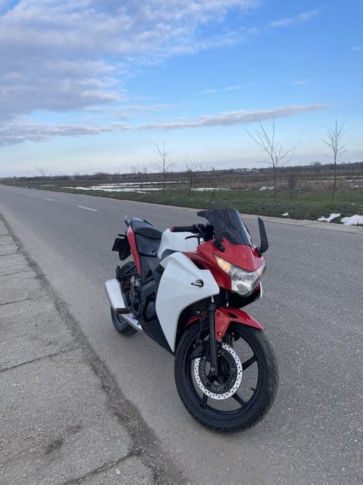 Honda cbr125r 2012