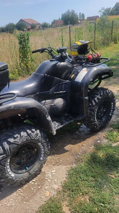 Vând sau schimb. Yamaha grizzly 660cm