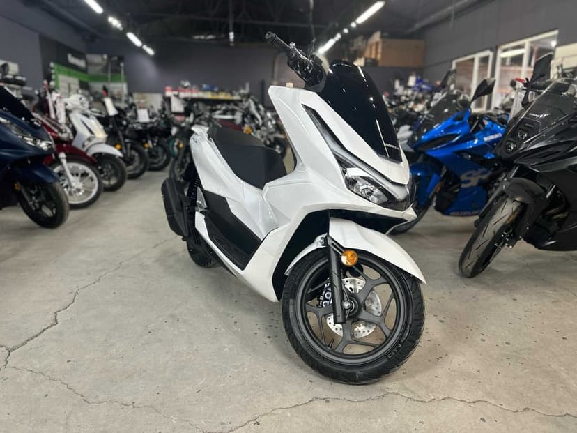 Honda PCX 125 2025 cat B125 - Honda Constanta by EST BIKE