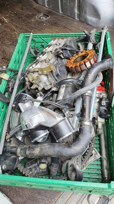 Dezmembrez yamaha r6 carburație motocicleta speed moto piese