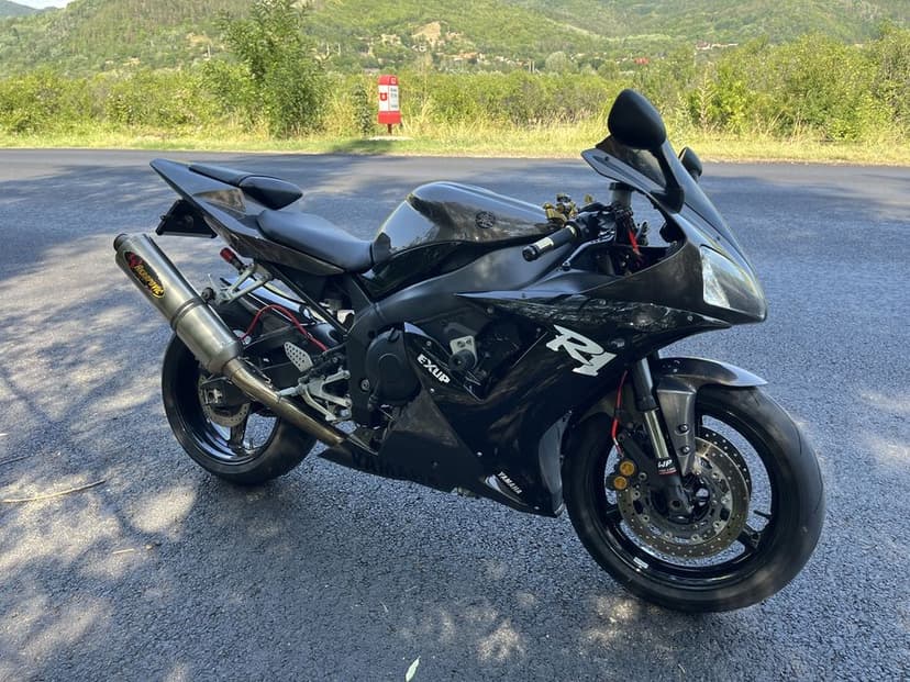 Yamaha R1 RN09 2002/ Variante auto