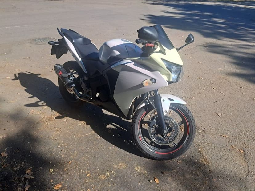 A1 Honda Cbr 125  20111