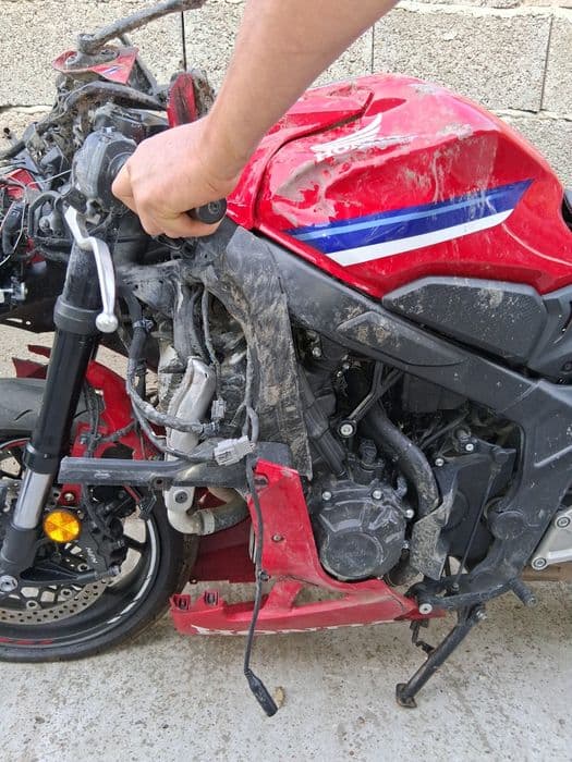 Motocicleta honda cbr 650r